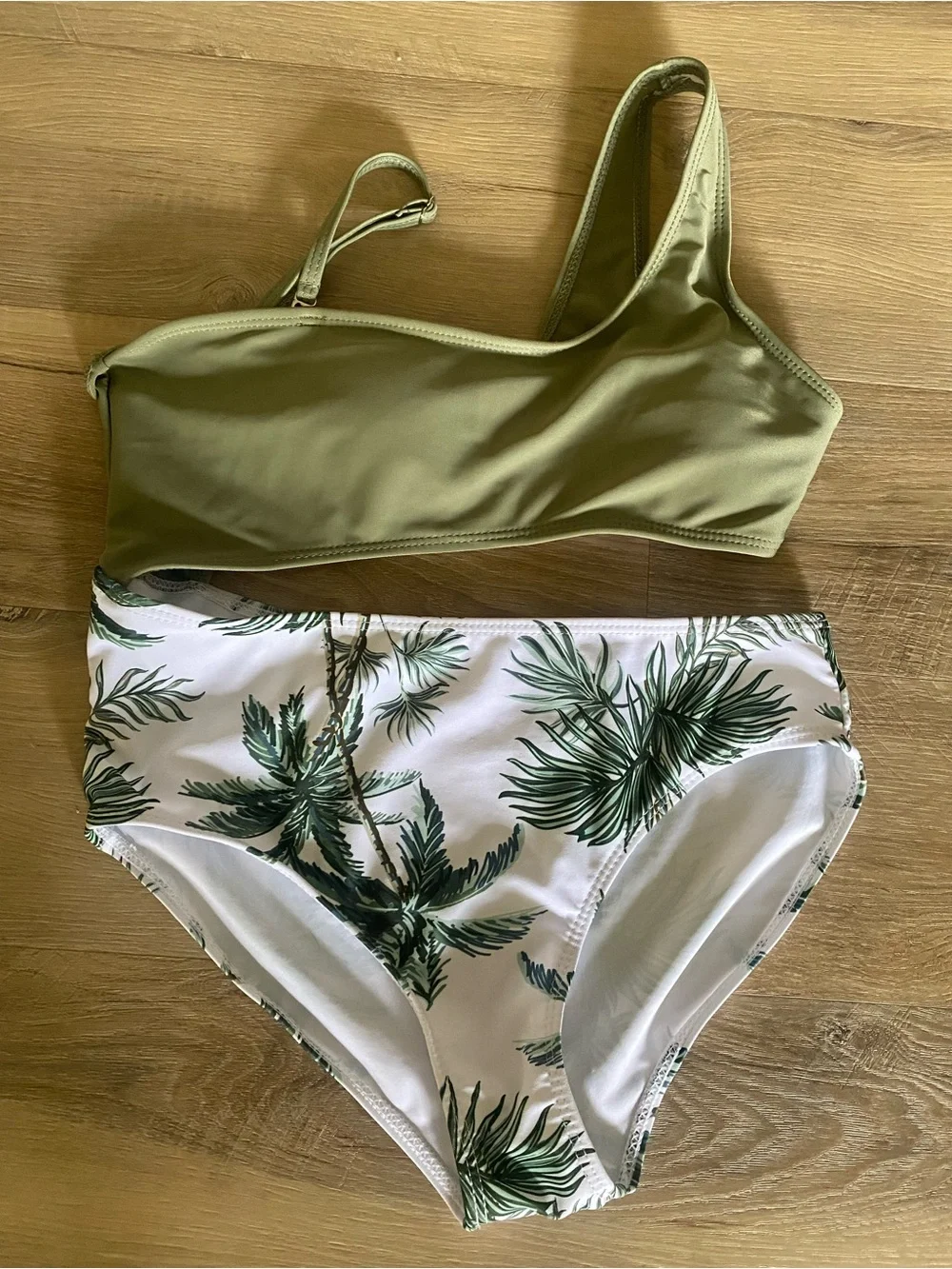 NWOT SHEIN Olive Green One-Shoulder Bikini Set with Palm-Print Bottoms